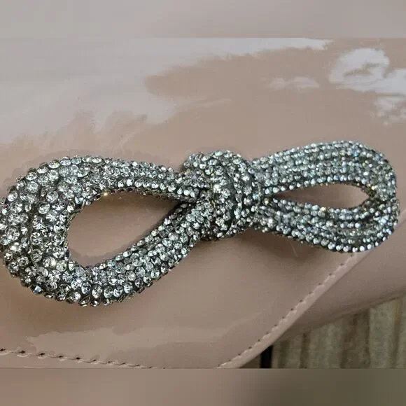 Elegant Pink Clutch with Silver Chain - Picture 5 of 15